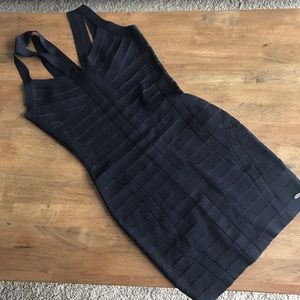 Guess little black dress ✨